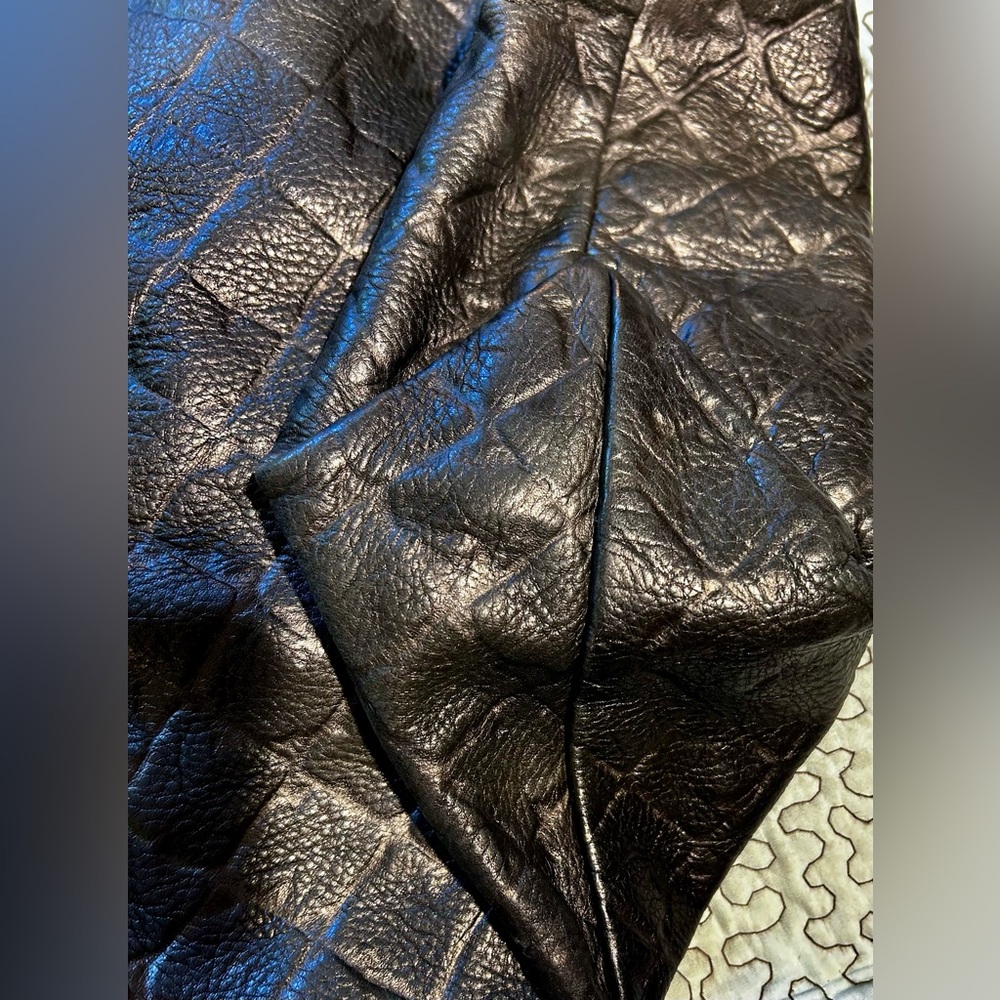 LAURA DI MAGGIO Embossed Leather Oversized Unstructured Hobo/Satchel - Picture 13 of 15